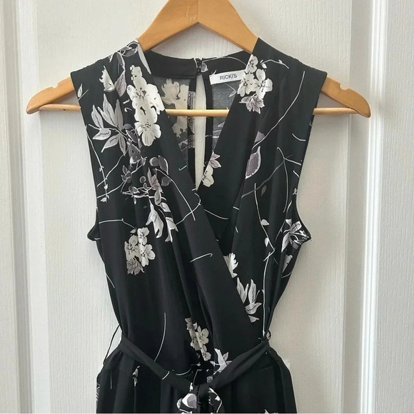 Ricki’s Jumpsuit Floral Printed Black Purple Cream Size  2 NWOT - Picture 9 of 16